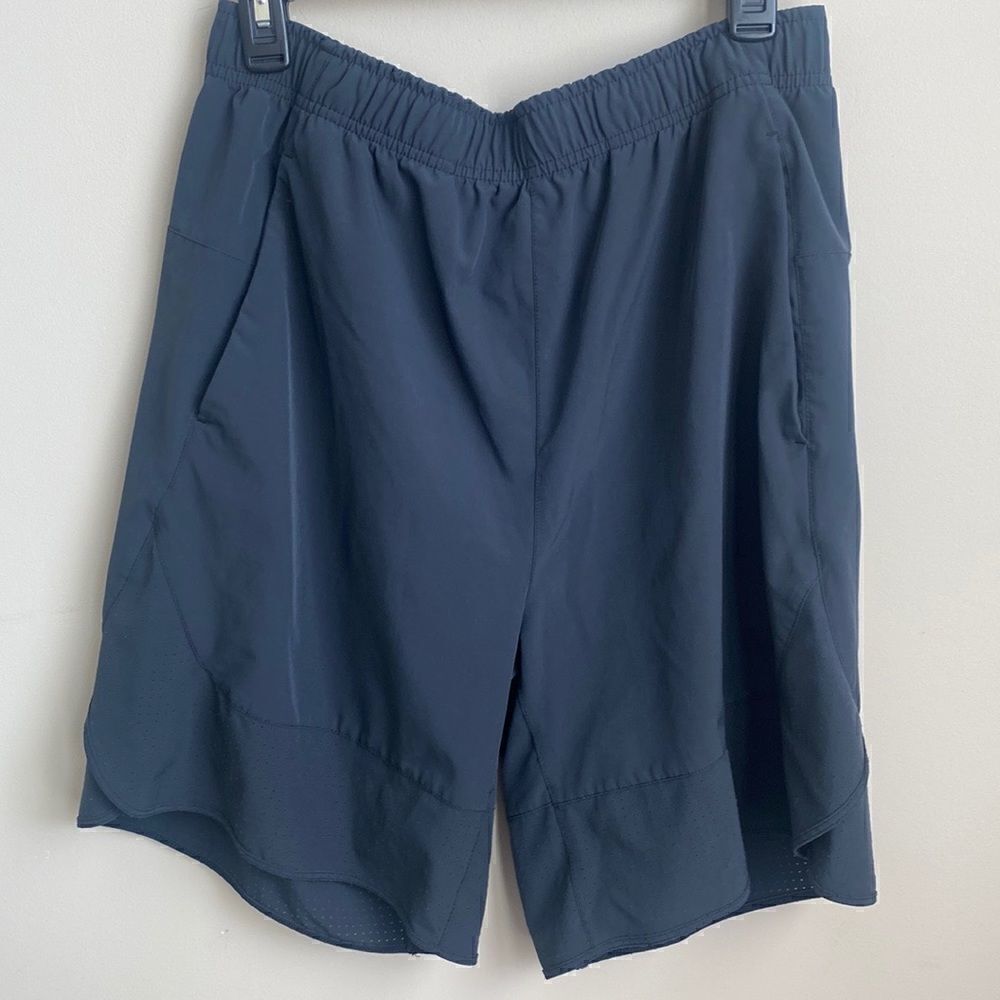 Nike Athletic Shorts L